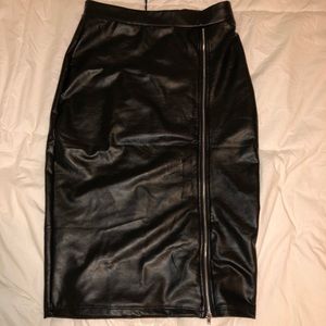 Black leather midi skirt with zipper that can open